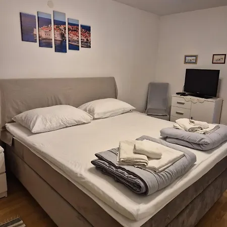 Mihael Apartamento *